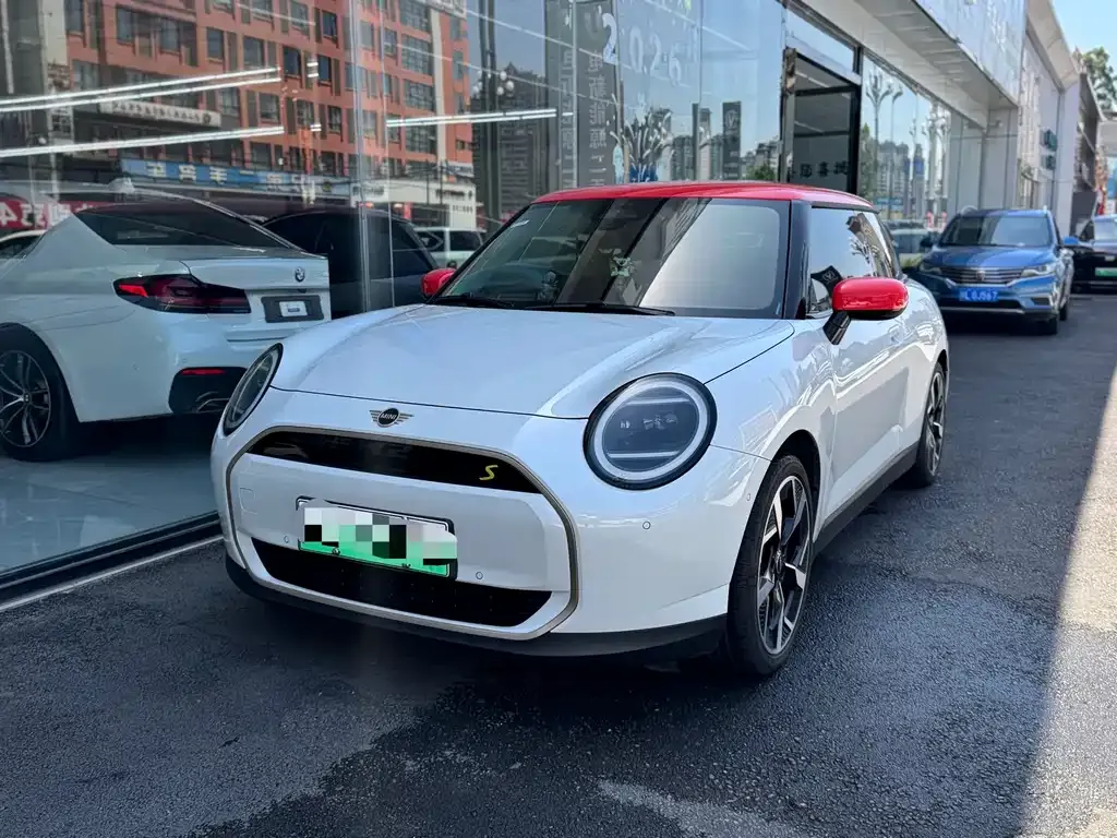 MINI Cooper EV — фото 1