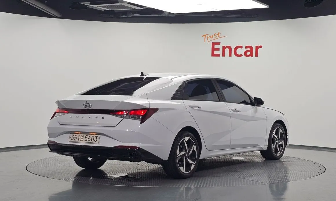 Hyundai AVANTE — фото 2
