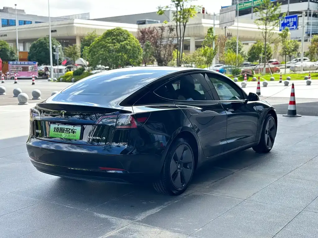 Tesla Model 3 — фото 5