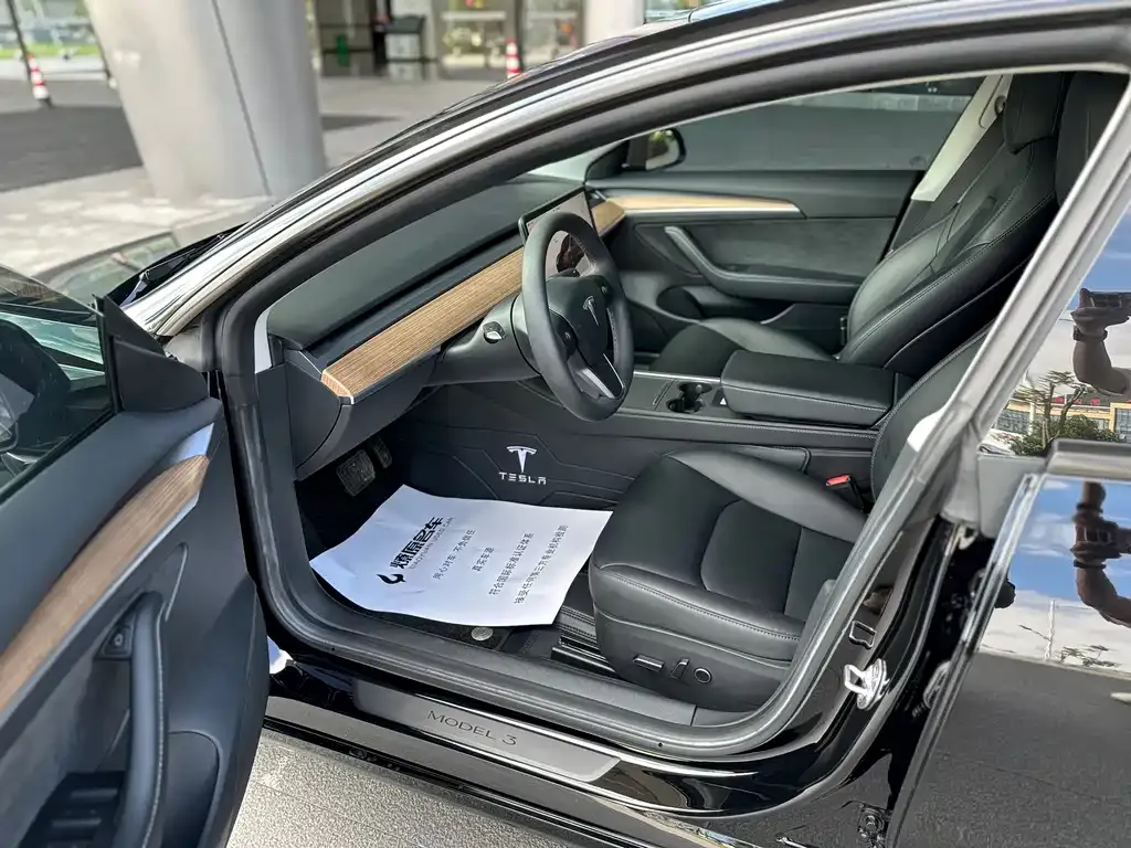 Tesla Model 3 — фото 6