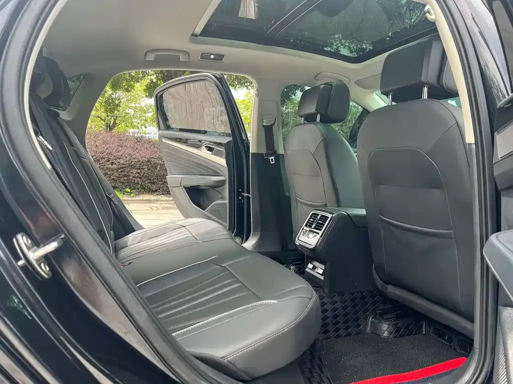Volkswagen Passat — фото 3
