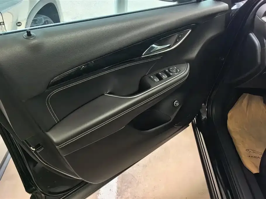 Buick Envision Plus — фото 10