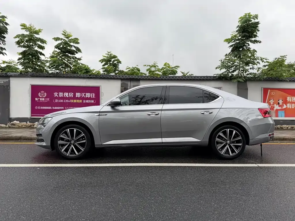 Skoda Superb — фото 6