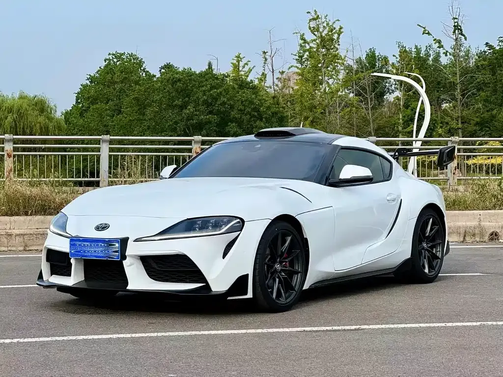 Toyota Supra — фото 1