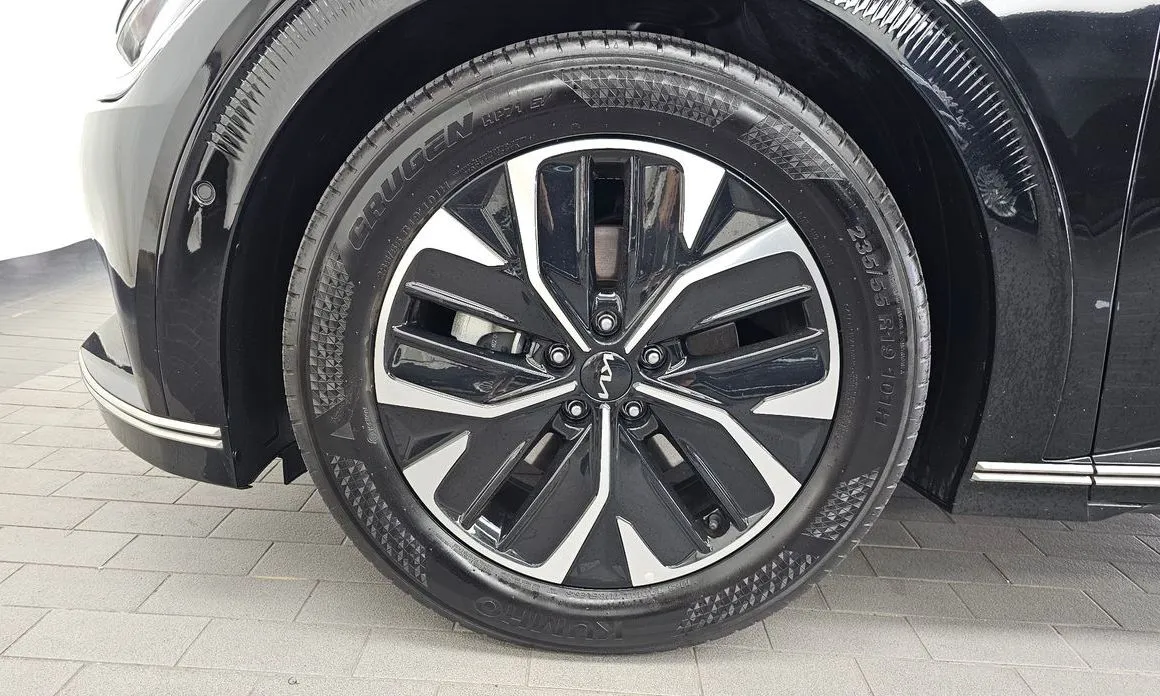 Kia EV6 — фото 8