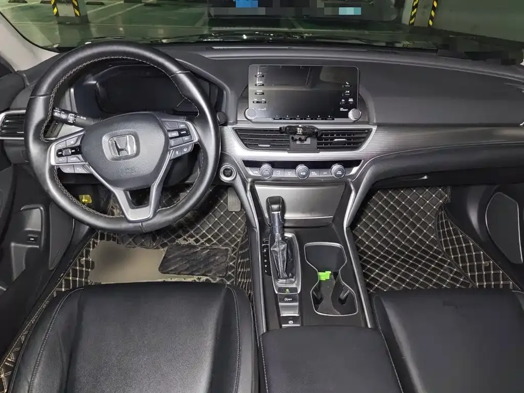 Honda Accord — фото 7