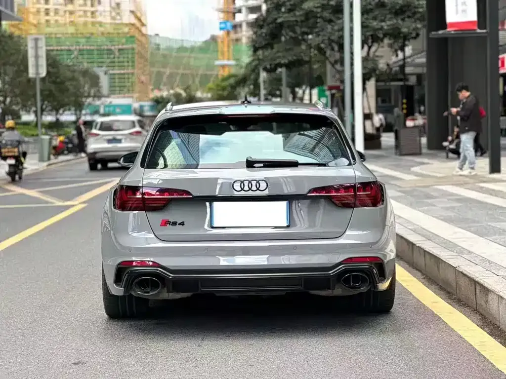 Audi RS 4 — фото 7