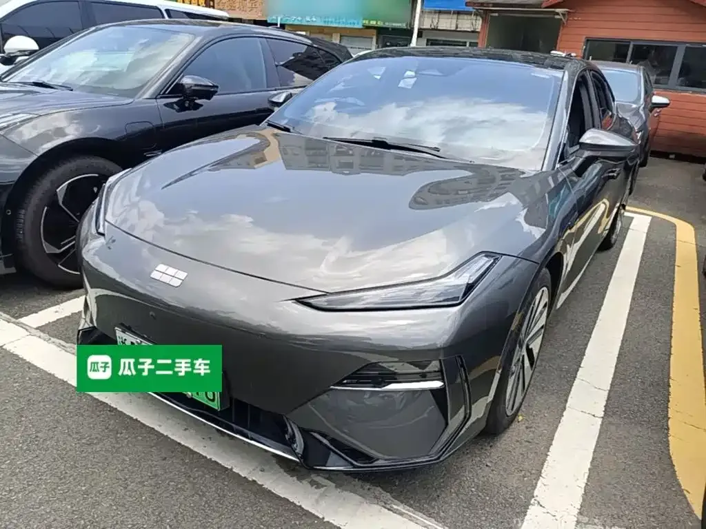 Geely Galaxy E8 — фото 10