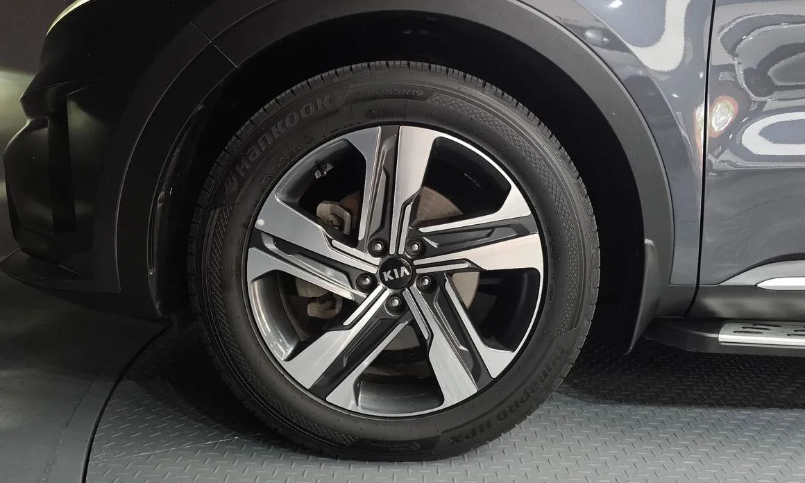 Kia Sorento — фото 7