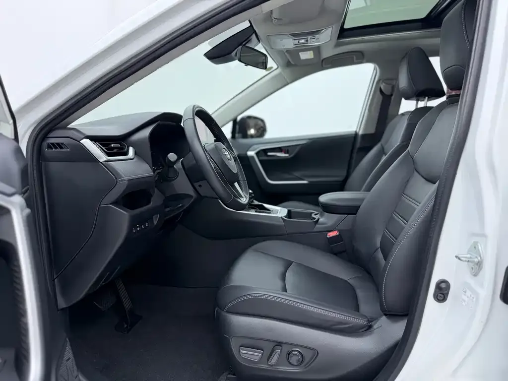 Toyota RAV4 2024 из CN, фото 7