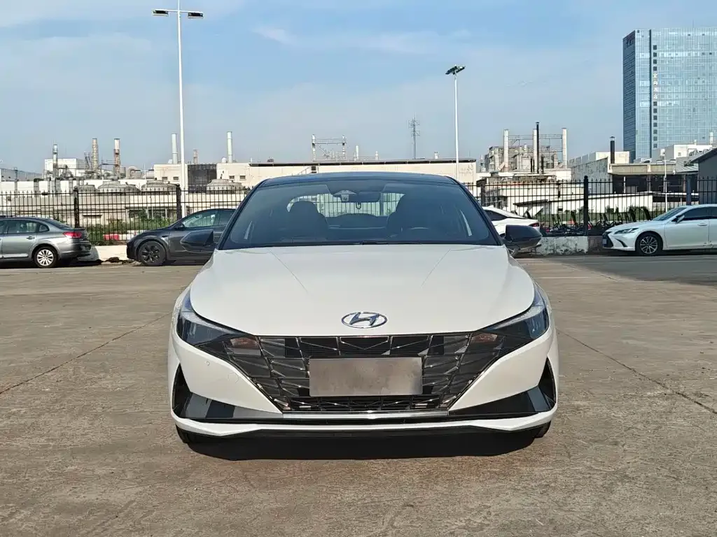Hyundai Elantra — фото 7