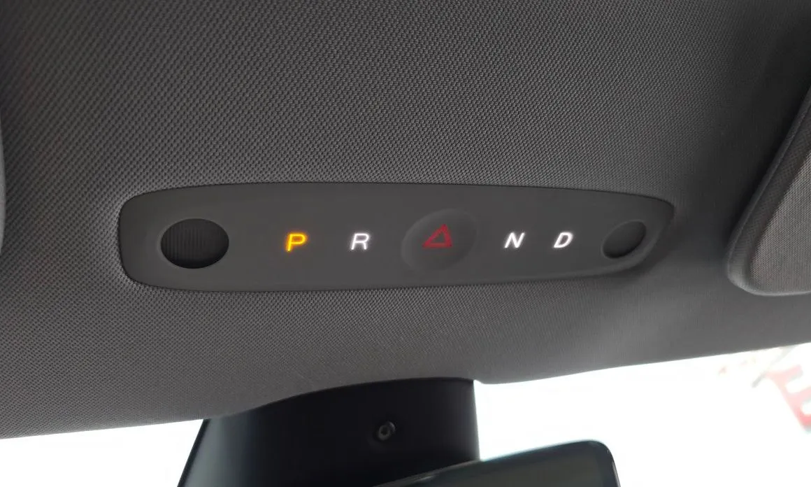 Tesla Model 3 — фото 10