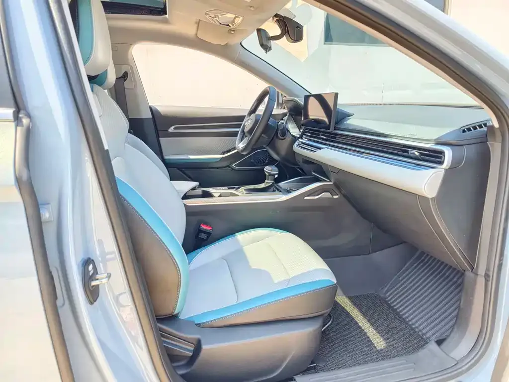 Geely Emgrand 2024 из CN, фото 2
