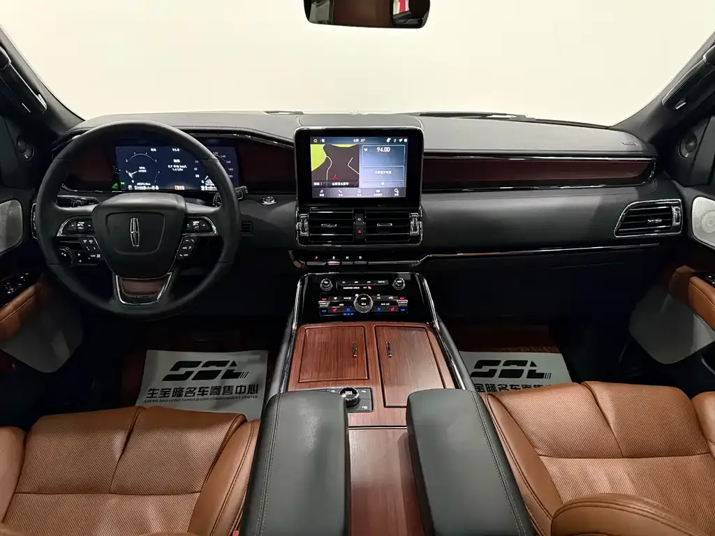 Lincoln Navigator — фото 9