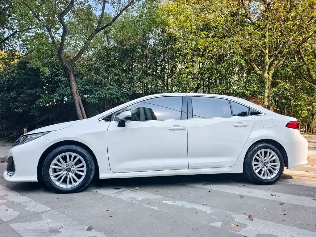 Toyota Allion — фото 8