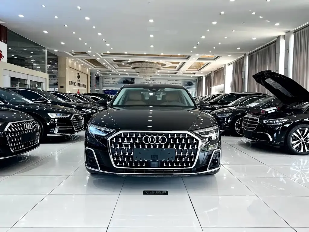 Audi A8 — фото 5