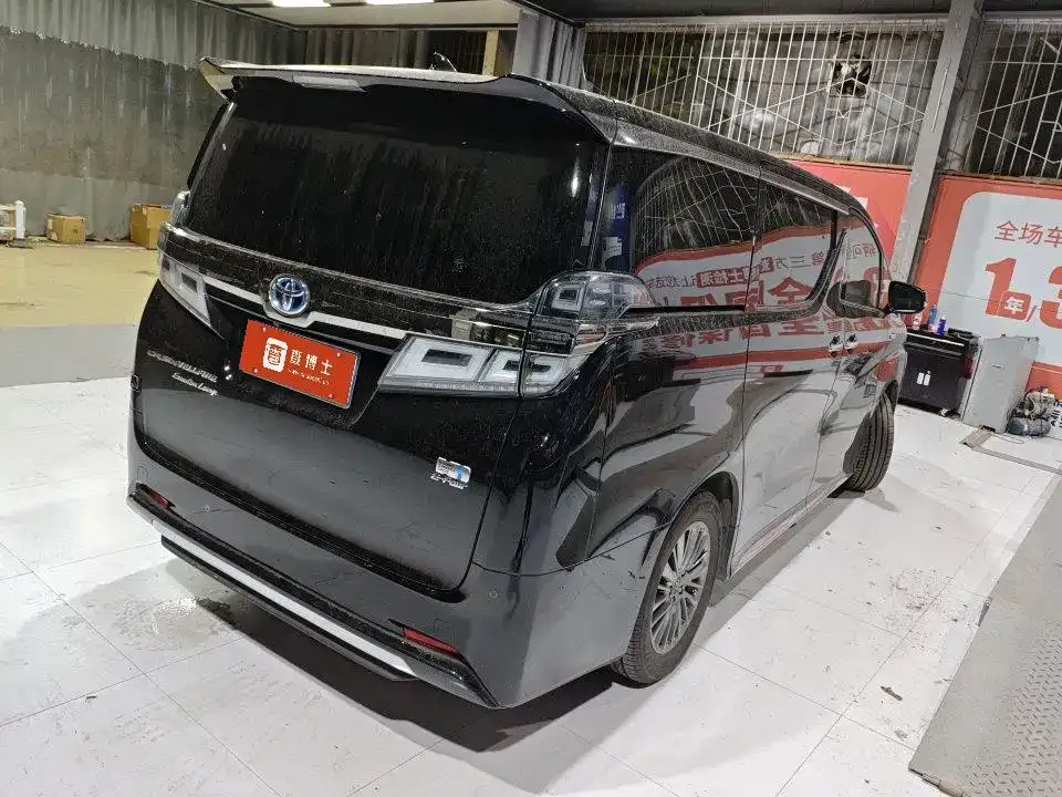 Toyota Vellfire — фото 4