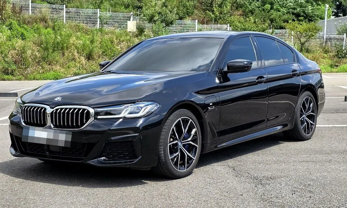 BMW 5-Series — фото 1