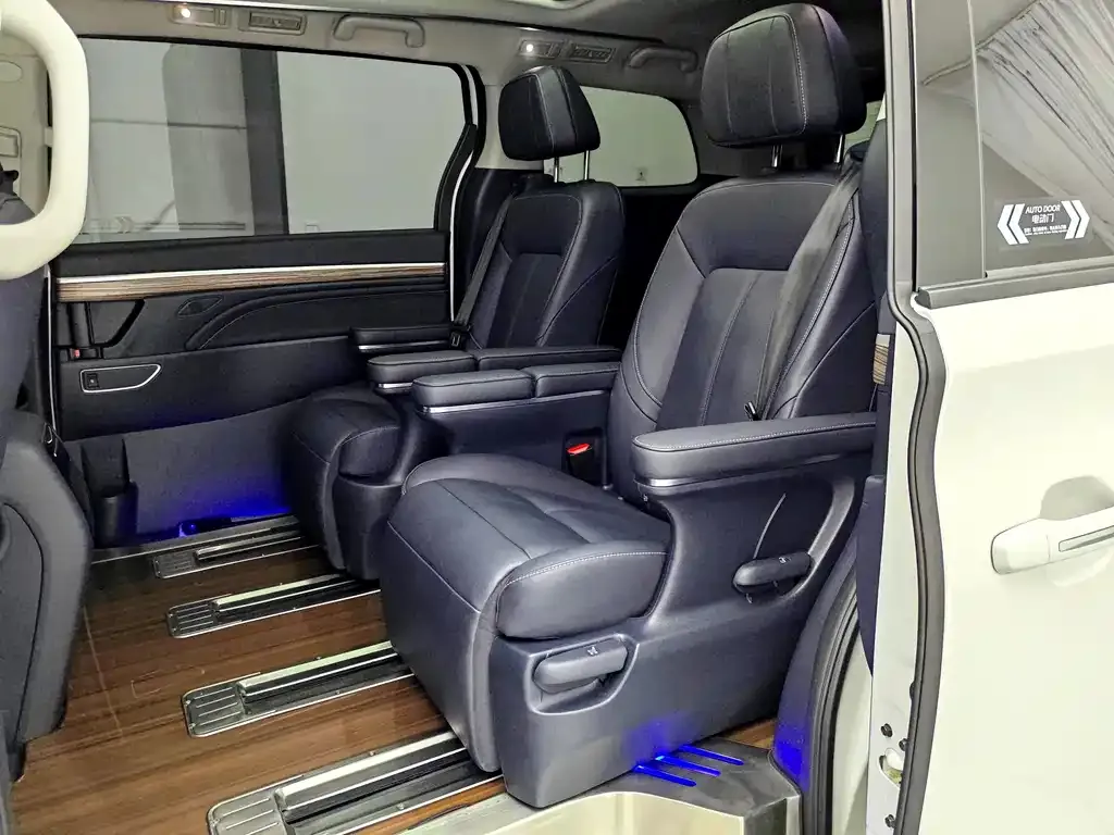 GAC Motor Trumpchi M8 — фото 9