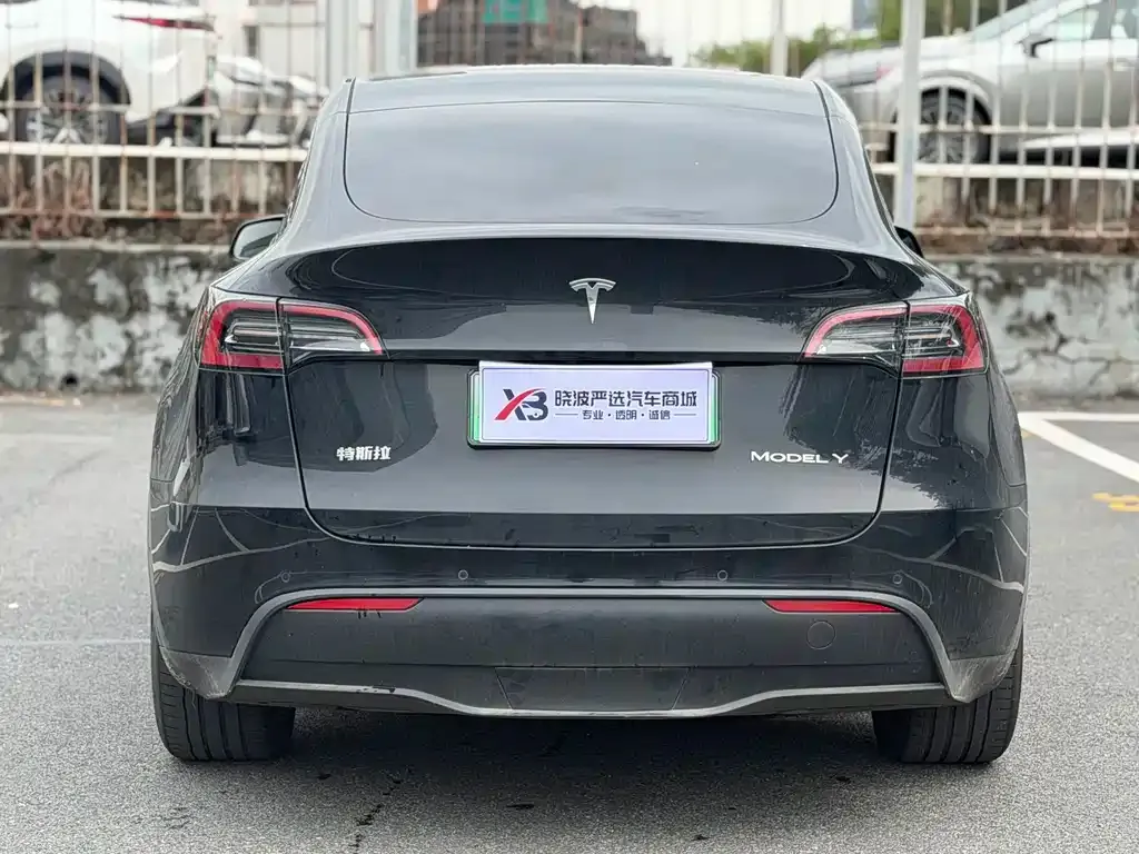 Tesla Model Y — фото 7