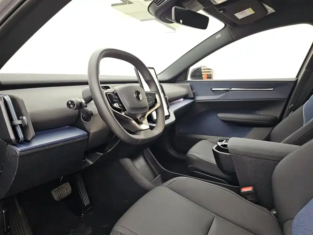 Volvo EX30 2024 из CN, фото 3