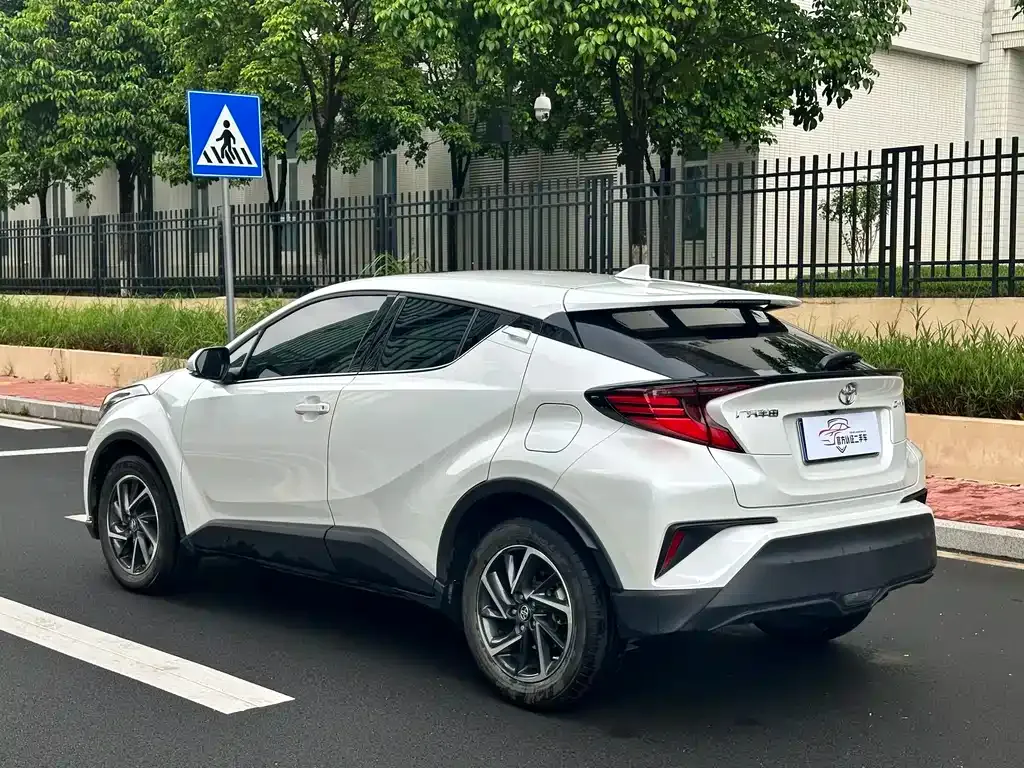 Toyota C-HR — фото 5