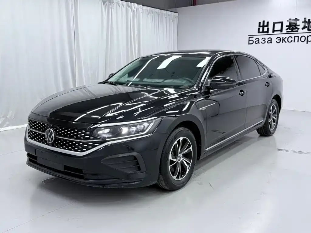 Volkswagen Passat — фото 1