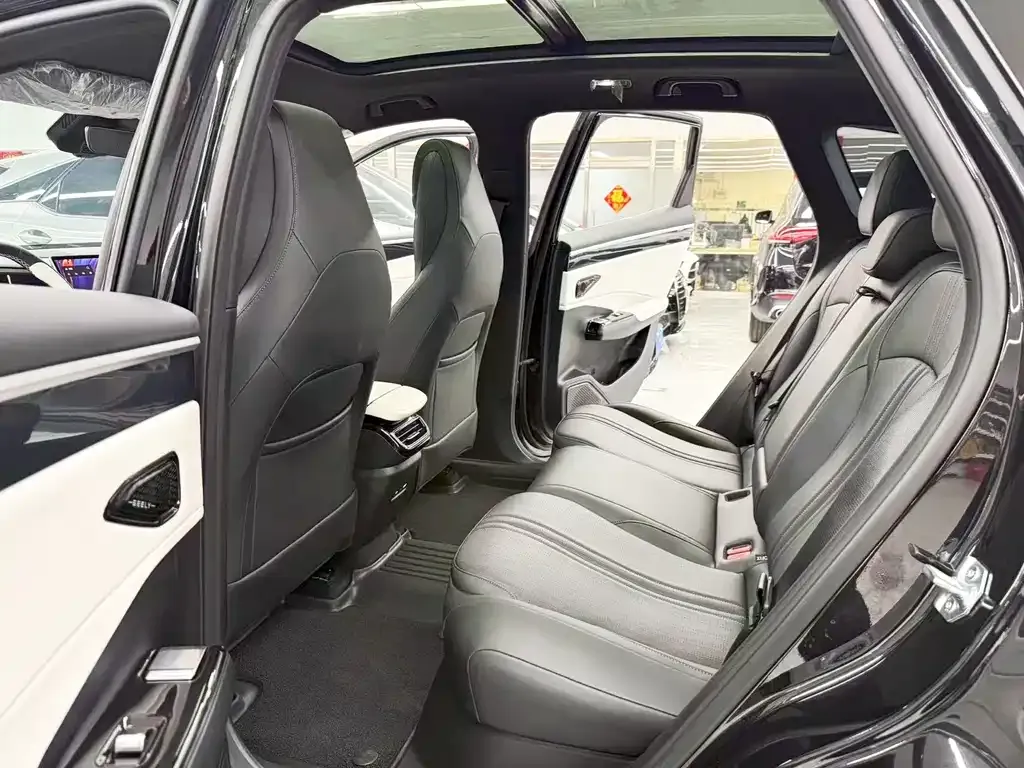 Geely Galaxy L7 — фото 3