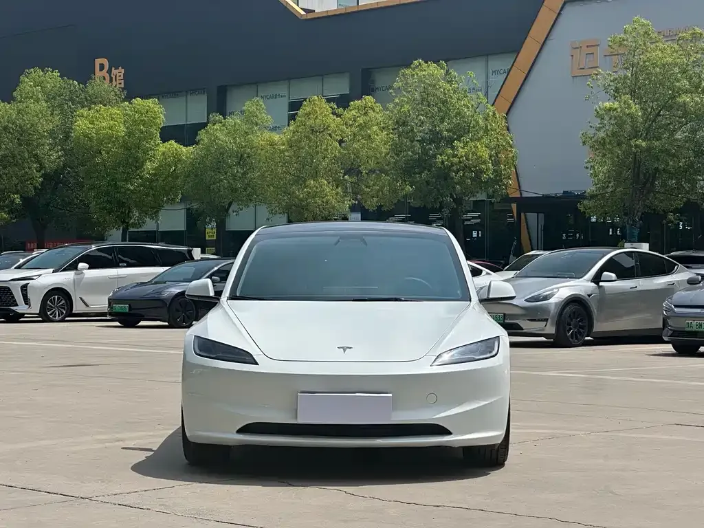 Tesla Model 3 — фото 3