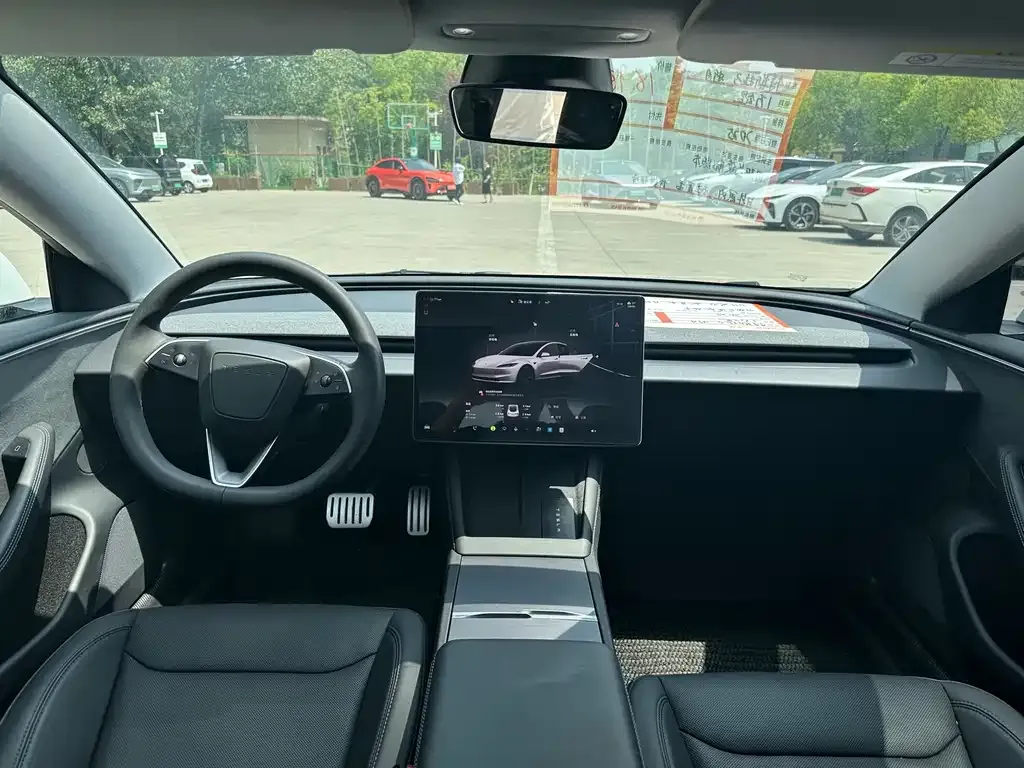 Tesla Model 3 — фото 4