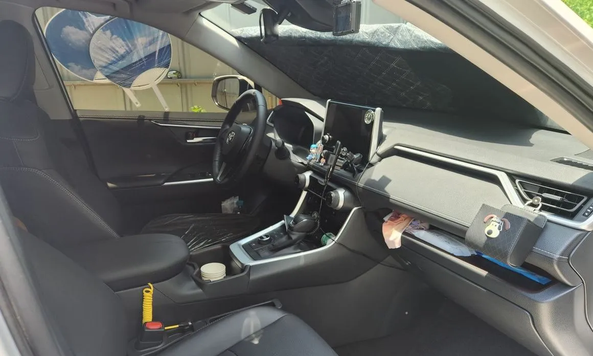 Toyota RAV4 2025 из KR, фото 2