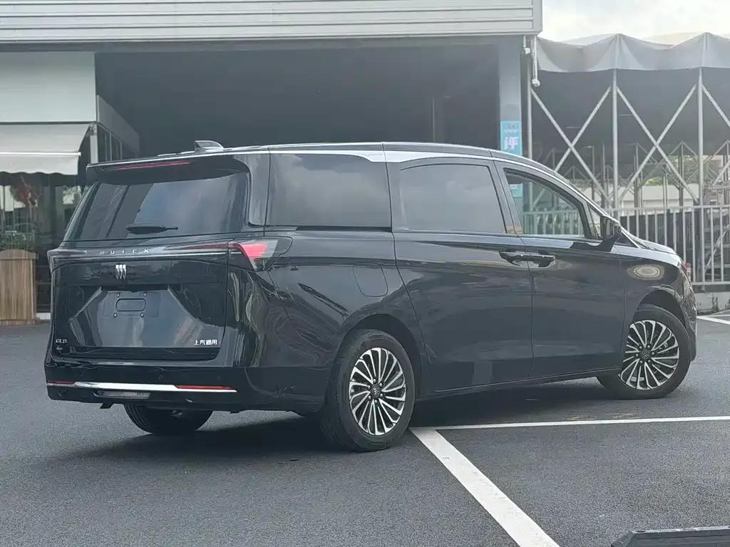Buick GL8 Hybrid — фото 6