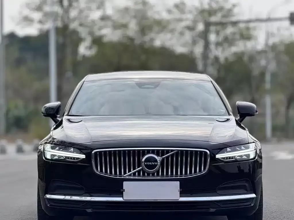 Volvo S90 — фото 1