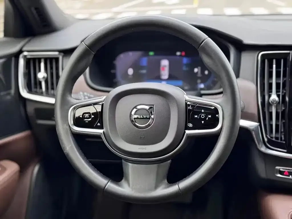 Volvo S90 — фото 2