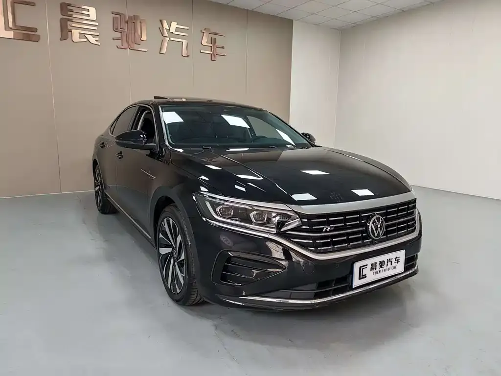 Volkswagen Passat — фото 8