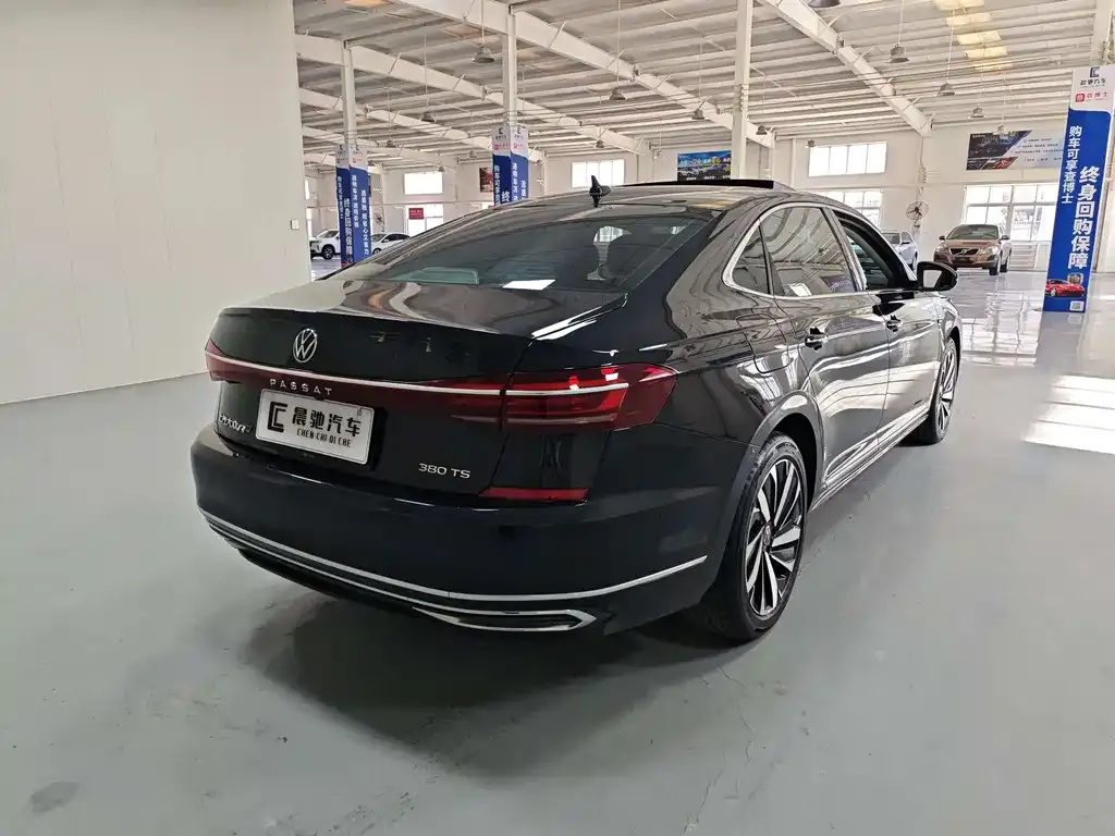 Volkswagen Passat — фото 9