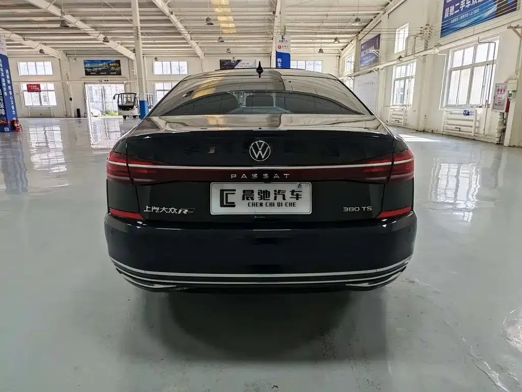 Volkswagen Passat — фото 10