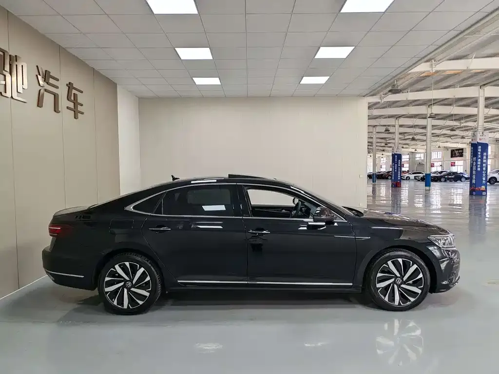 Volkswagen Passat — фото 6