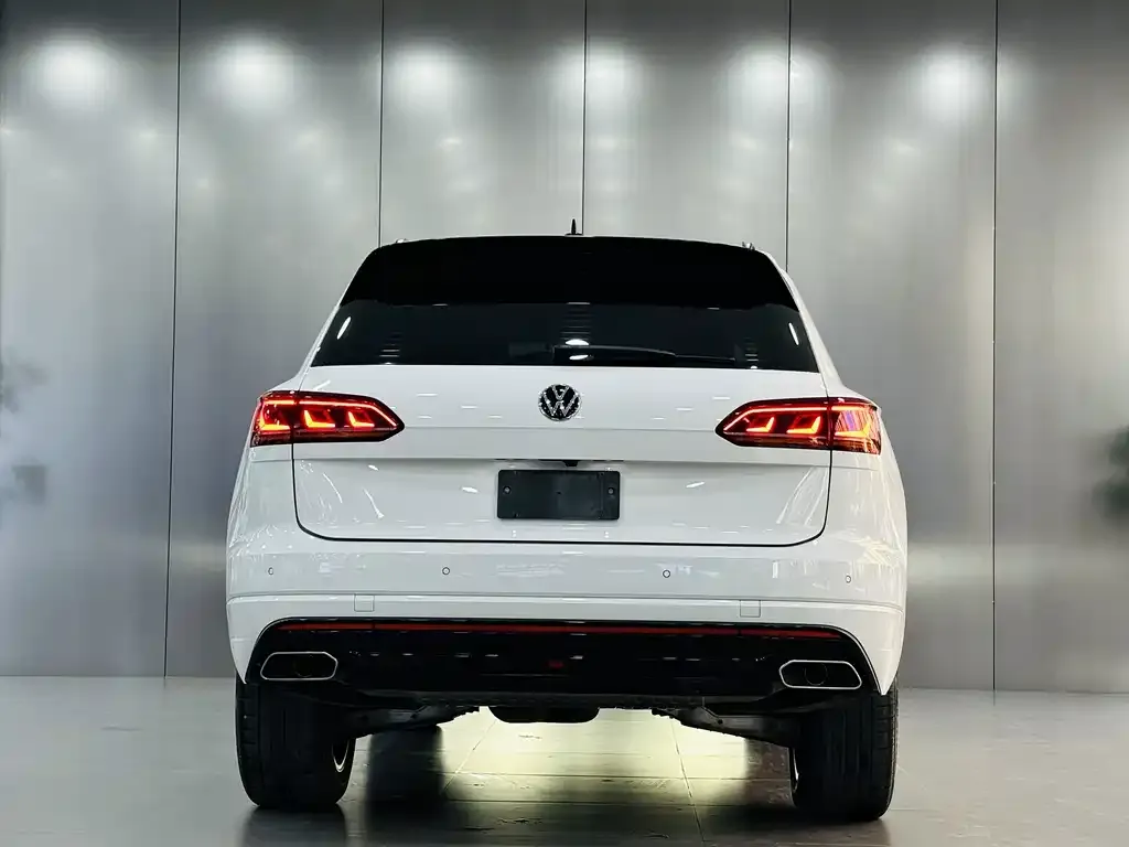 Volkswagen Touareg — фото 2