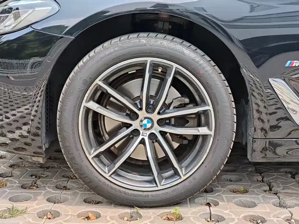 BMW 5 Series — фото 4