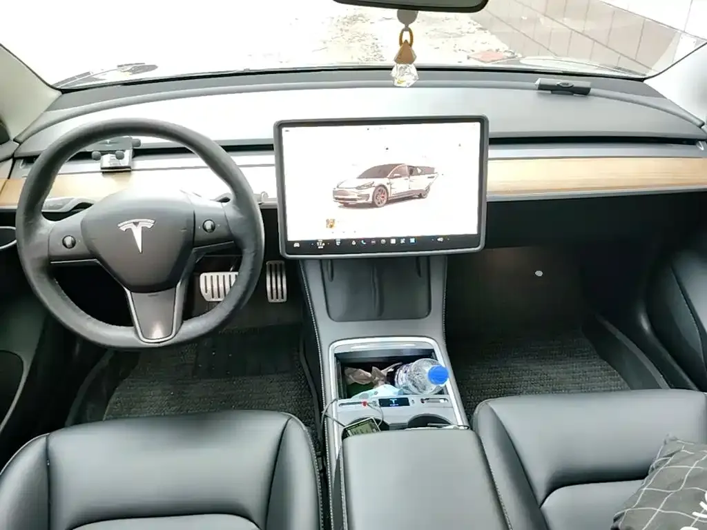 Tesla Model 3 — фото 6