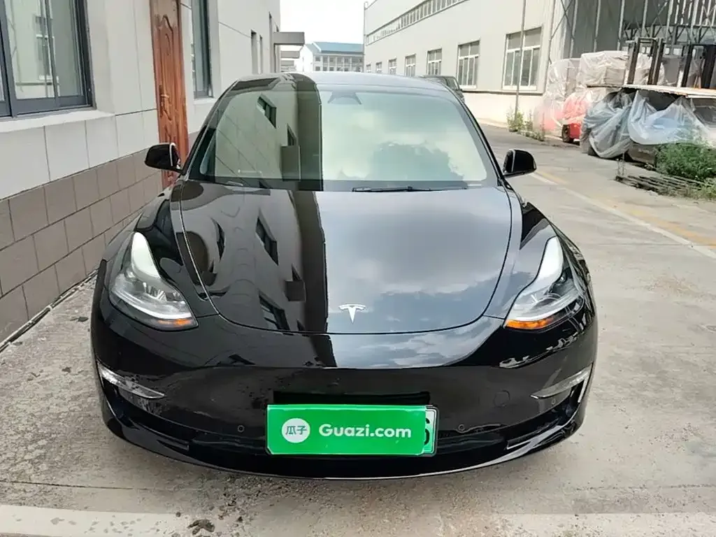 Tesla Model 3 — фото 7