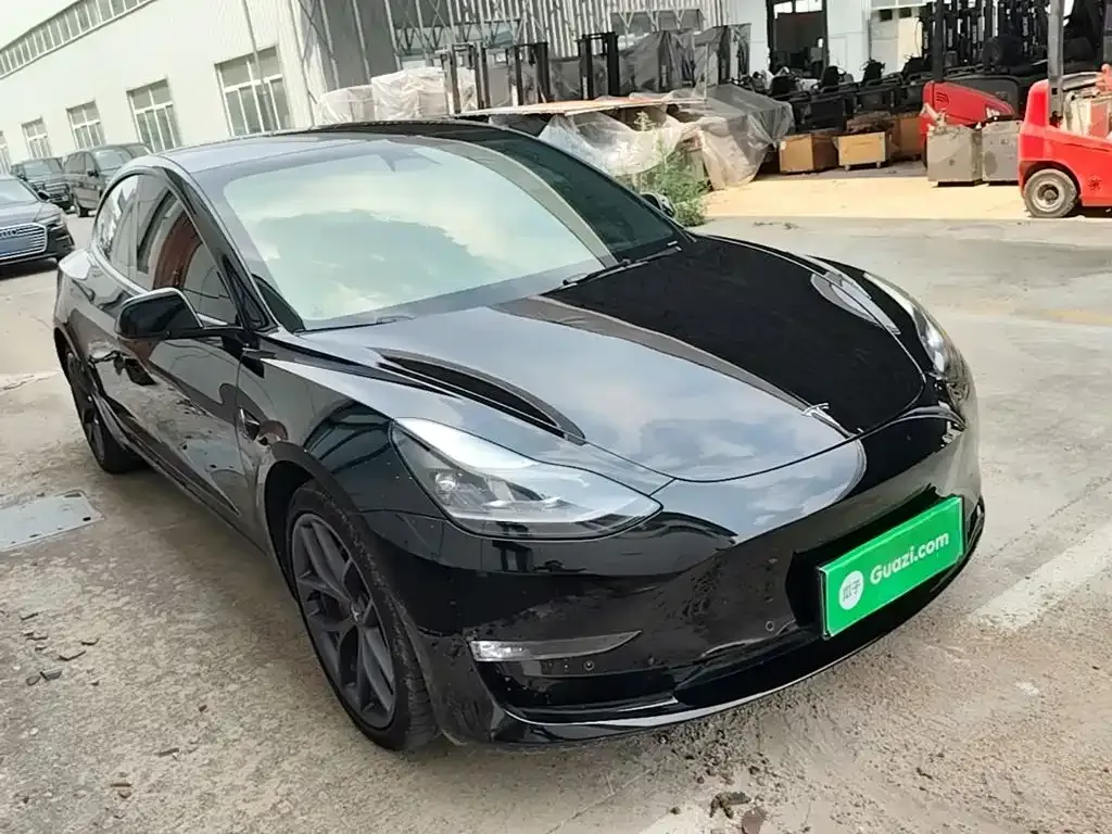 Tesla Model 3 — фото 9