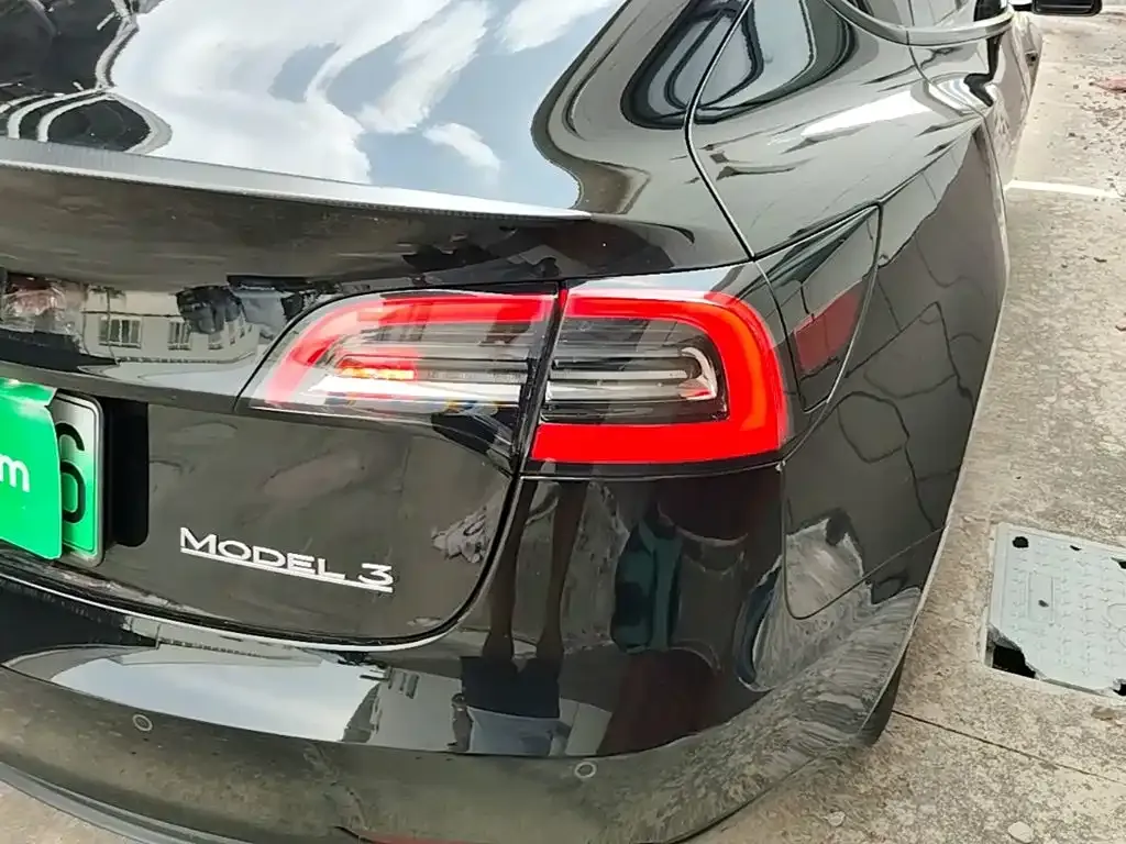 Tesla Model 3 — фото 2