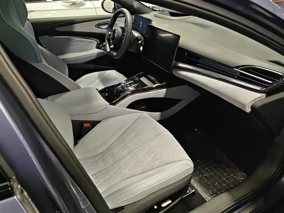 BYD Seal — фото 8