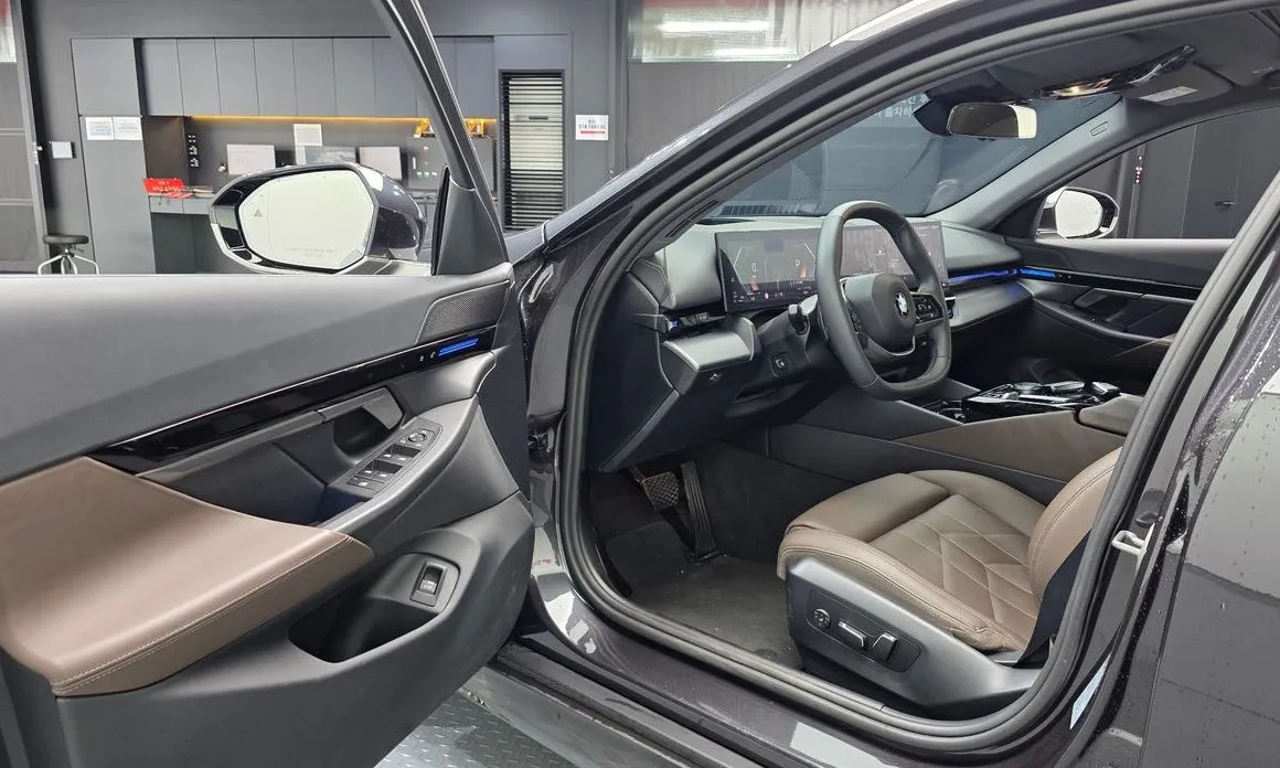BMW 5-Series 2024 из KR, фото 3