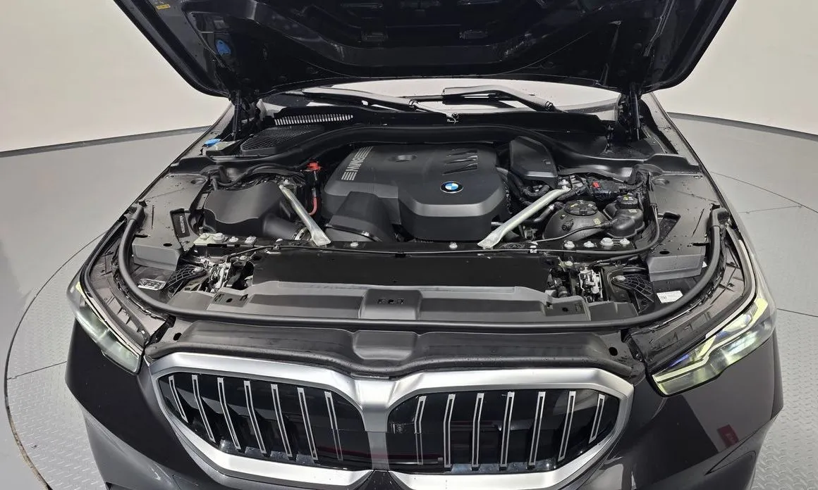 BMW 5-Series 2024 из KR, фото 2
