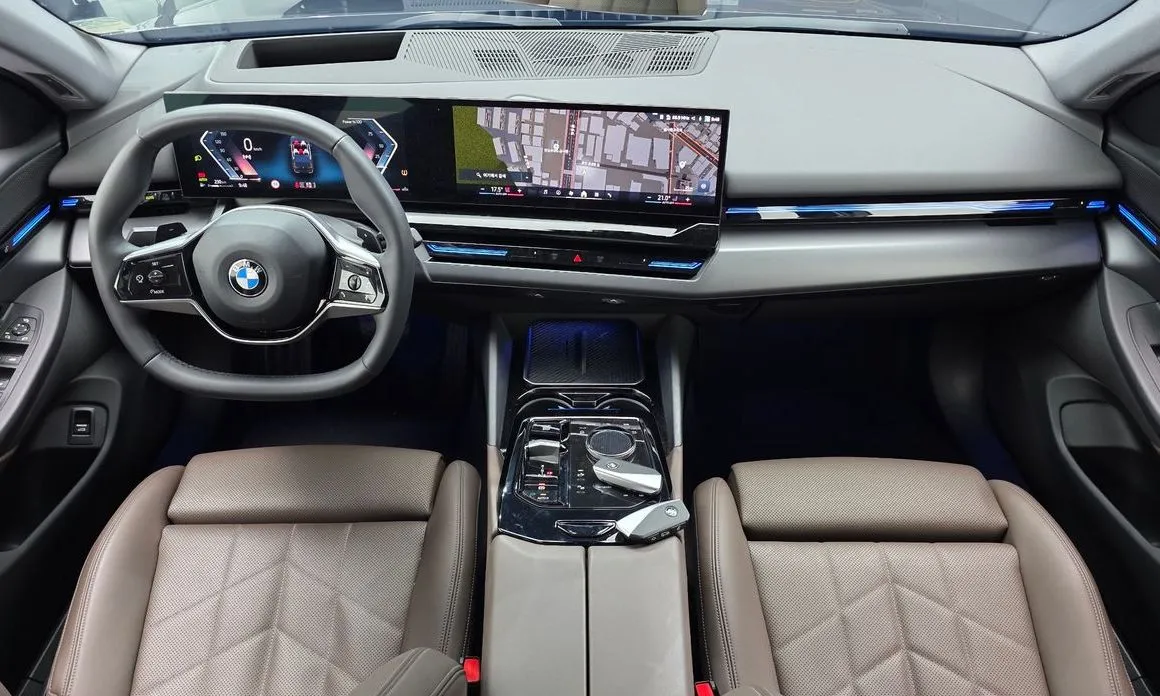 BMW 5-Series 2024 из KR, фото 8