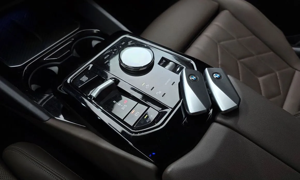 BMW 5-Series 2024 из KR, фото 4