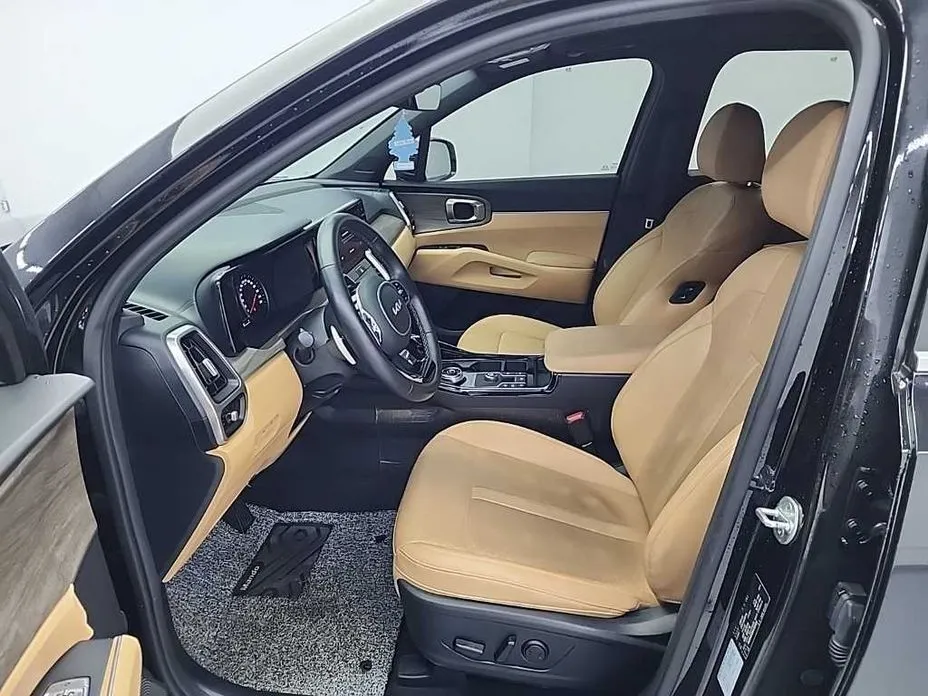 Kia Sorento — фото 8